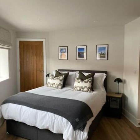 New Modern Studio Apartment Near To City Centre ソールズベリー エクステリア 写真