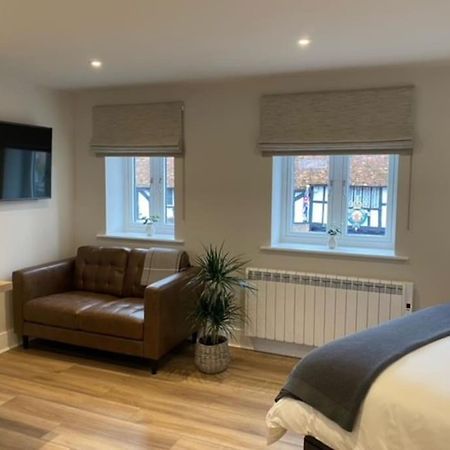 New Modern Studio Apartment Near To City Centre ソールズベリー エクステリア 写真