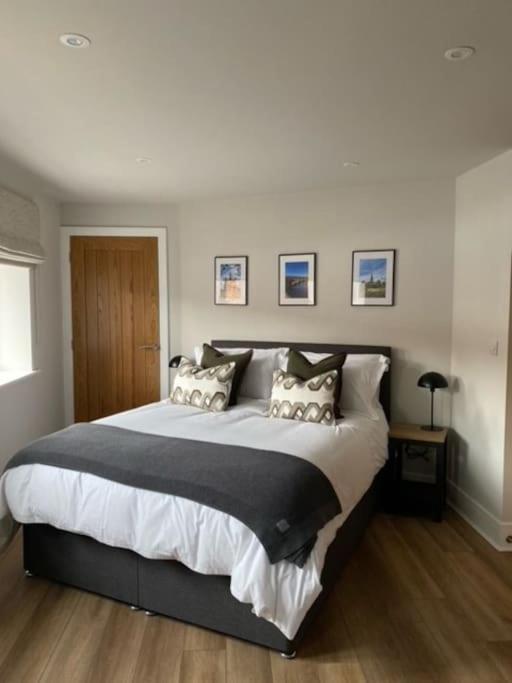 New Modern Studio Apartment Near To City Centre ソールズベリー エクステリア 写真
